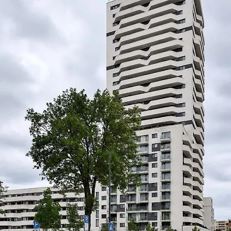Spacious 3-room With A Balcony, 5 Minutes To The Center 아파트 브라티슬라바